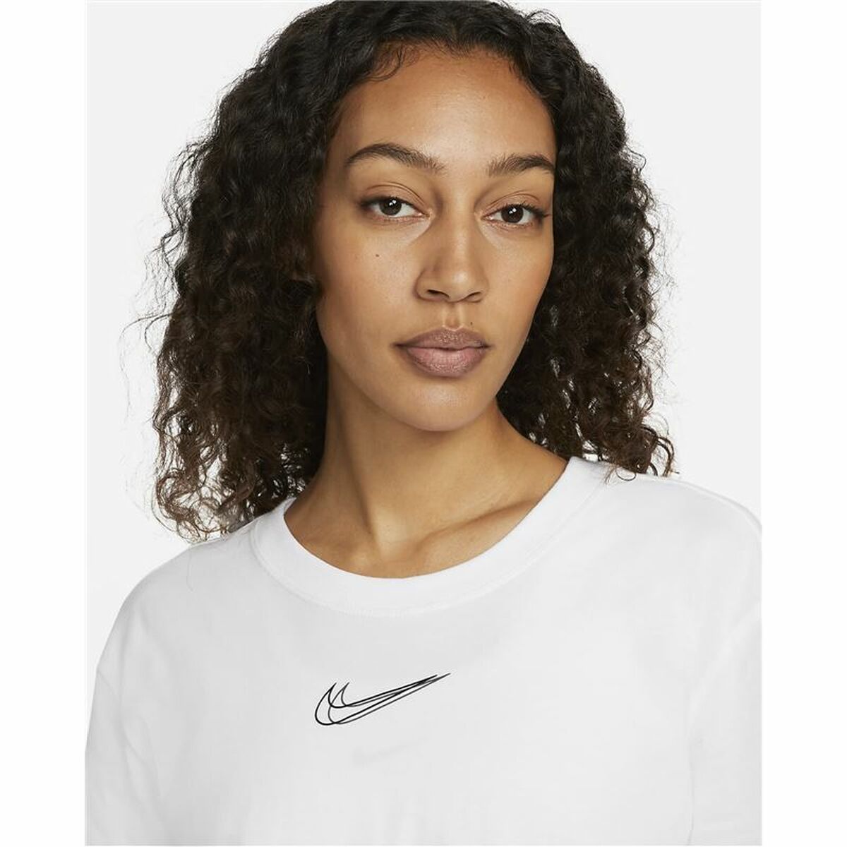 Camiseta de manga corta para mujer Nike Sportswear Blanca